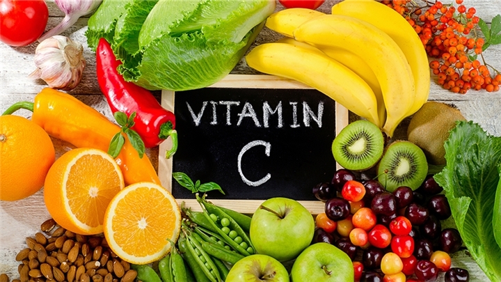 مواد غذایی حاوی ویتامین C و نقش آن بر بدن